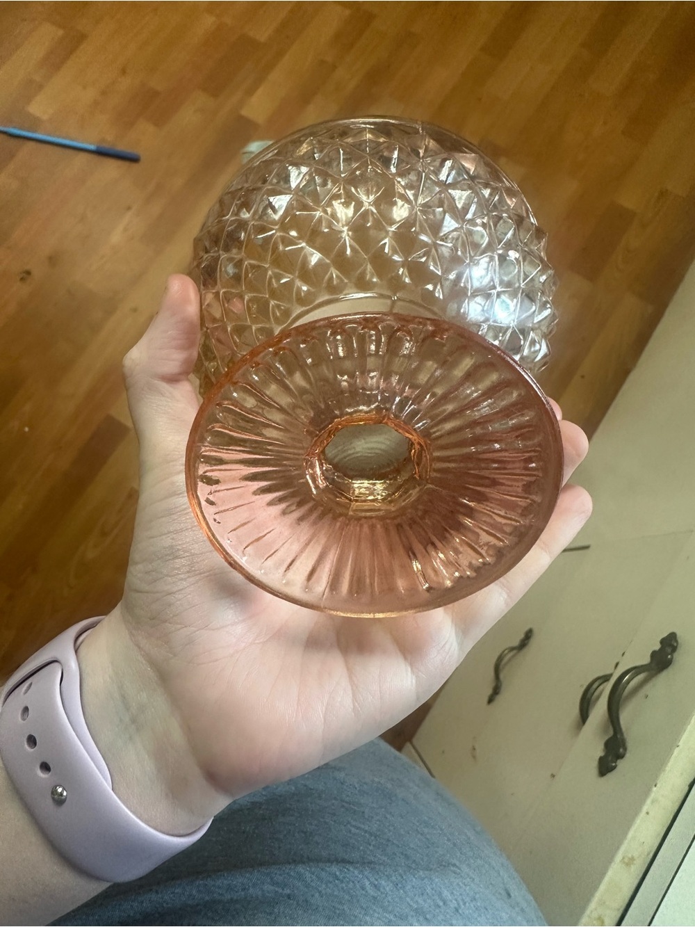 Bridgerton pink glass cup - Picture 4 of 4